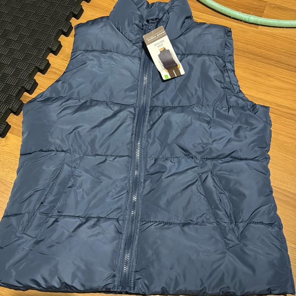 Berkley Jensen Quilted Vest size large nwt